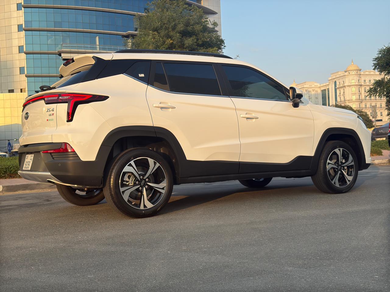 Jac j4 White